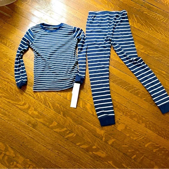 **NWT Carter’s Pajamas Set** - Picture 1 of 4